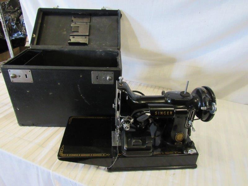 Singer Featherweight sewing machine (1 of 6)