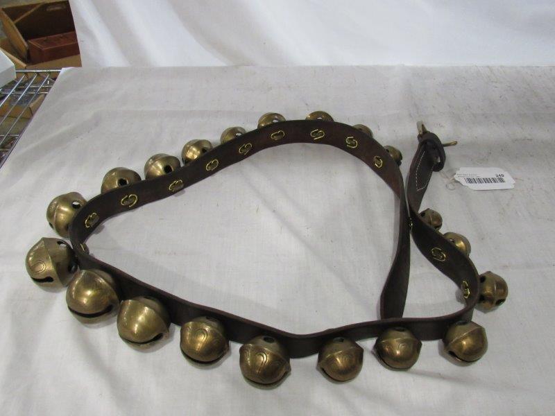 Strand of graduated brass sleigh bells (1 of 2)