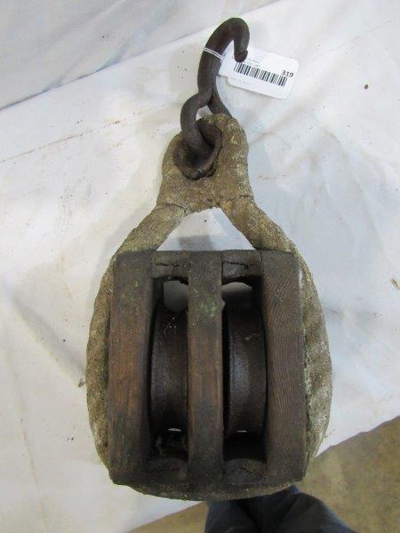 Primitive wooden pulley with rope collar (1 of 4)