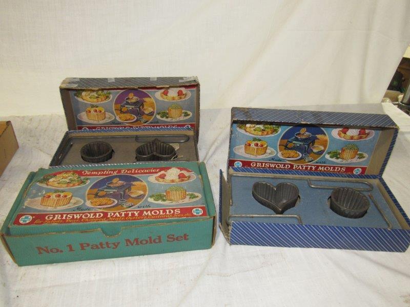 3 Griswold Patty molds in original box (1 of 4)