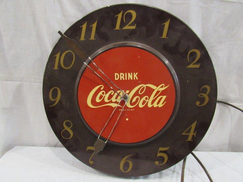 Metal Coca-Cola electric clock (1 of 3)