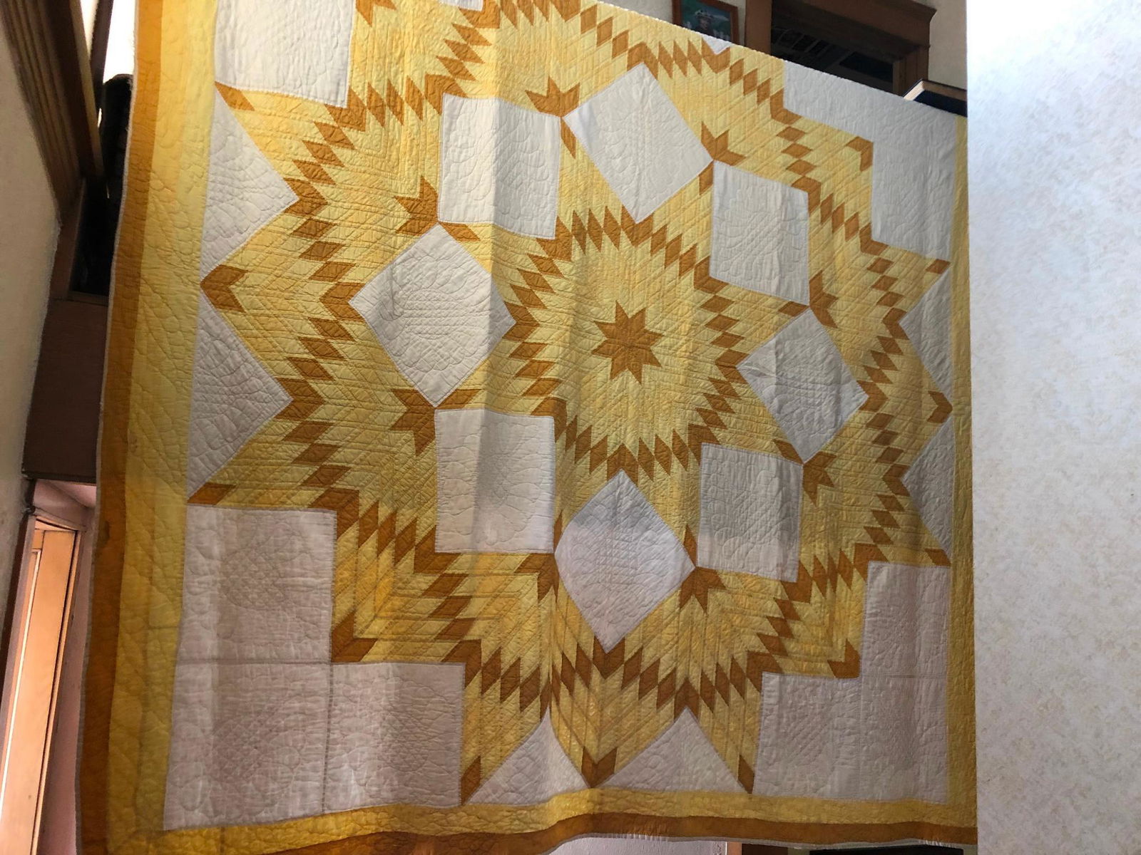 Vintage gold star quilt (1 of 1)