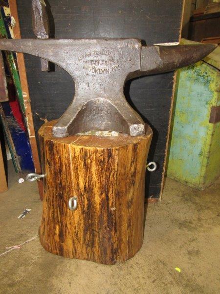 135 lb Hay Budden blacksmith anvil (1 of 6)