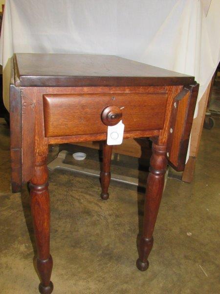 Early American Cherry drop leaf table (1 of 4)