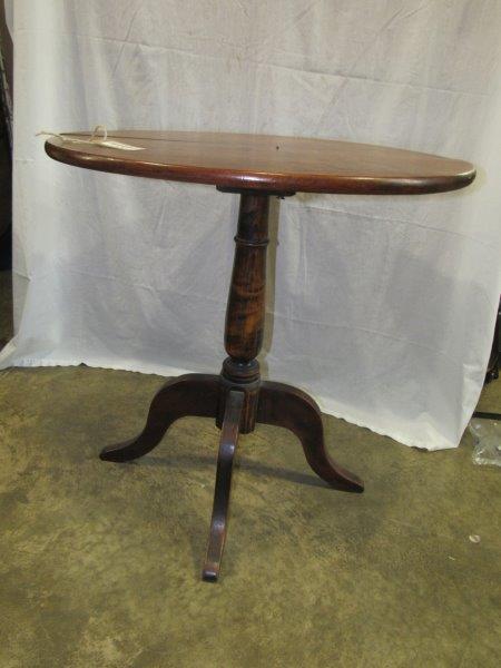 Antique Duncan Phyfe style table: Top is 27 inches in diameter and is 28 in tall.