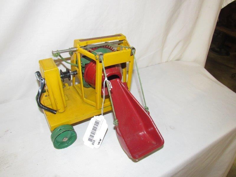 Great early Buddy L concrete mixer (1 of 5)