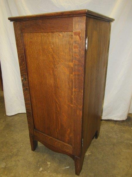 American quarter sawn oak record cabinet (1 of 4)