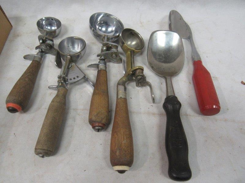 Lot of 4 early ice cream scoops & ladles (1 of 4)