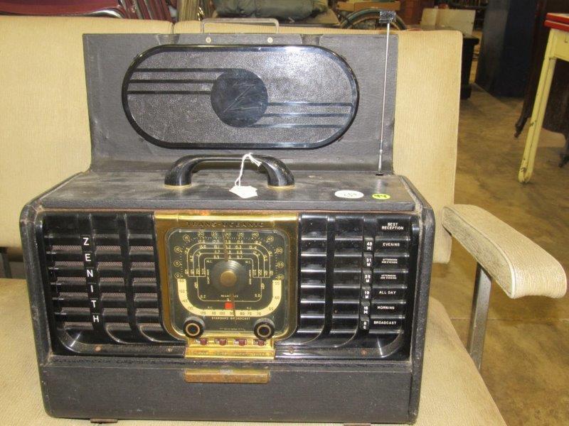 1940s Zenith Transoceanic Radio: 17" x 11"