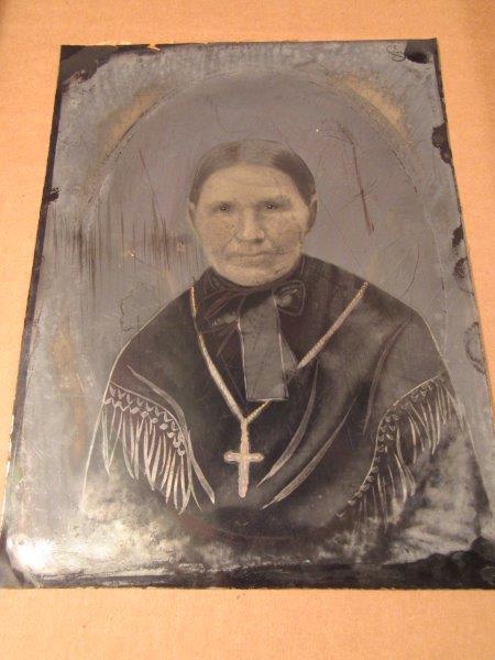 Early awesome Native American tin type photo (1 of 8)