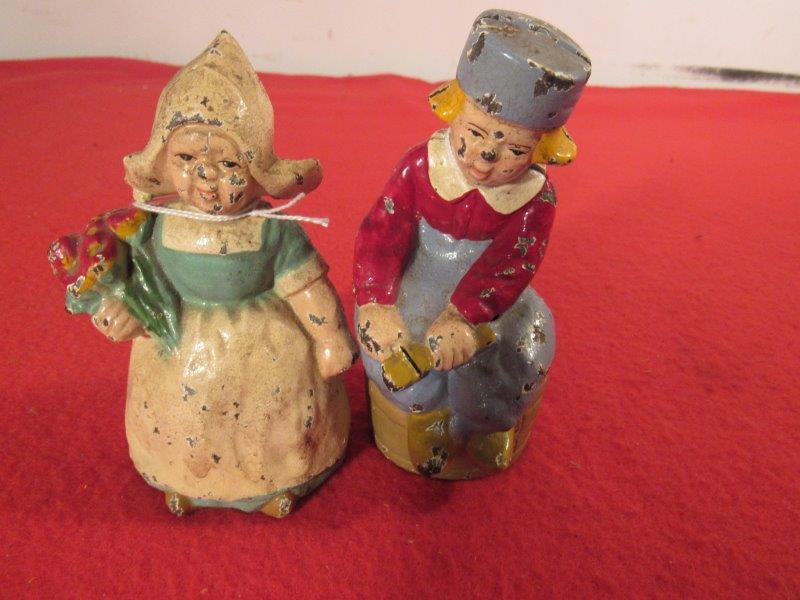 Cast Iron Dutch boy and girl banks (1 of 7)