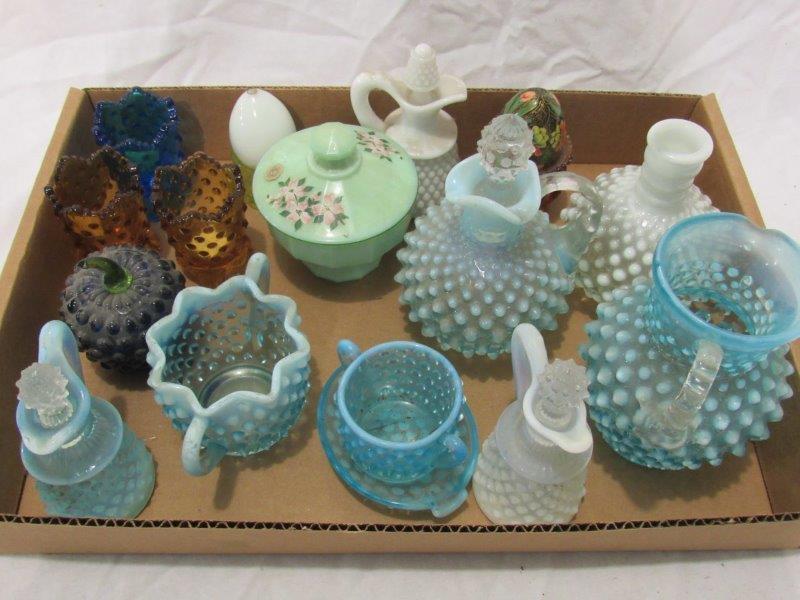 Flat of miscellaneous glassware (1 of 8)