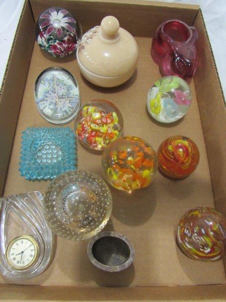 Paperweights and miscellaneous glassware (1 of 7)