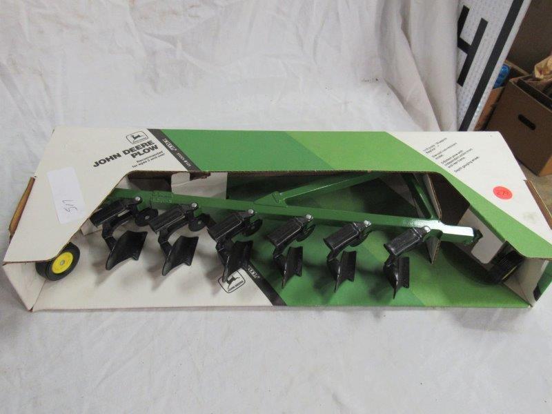 Ertl John Deere Plow NIB Die Cast 1/16 Scale Blueprint (1 of 2)