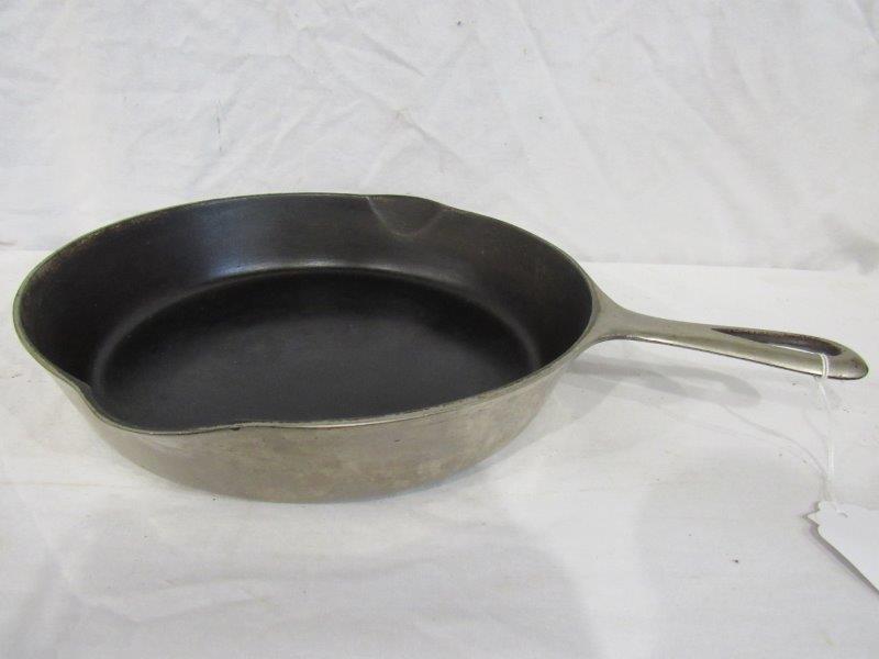 Griswold #9 chrome cast iron skillet: .