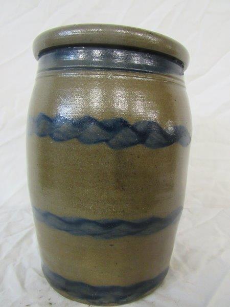 Great 1- gal. decorated striper stoneware jar (1 of 8)
