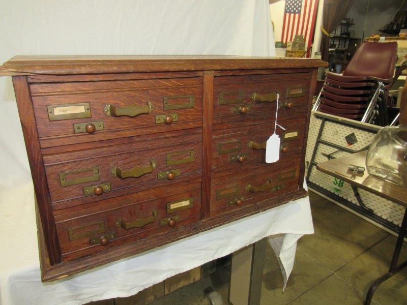 Beautiful 6 drawer quarter-sawn oak cabinet (1 of 6)
