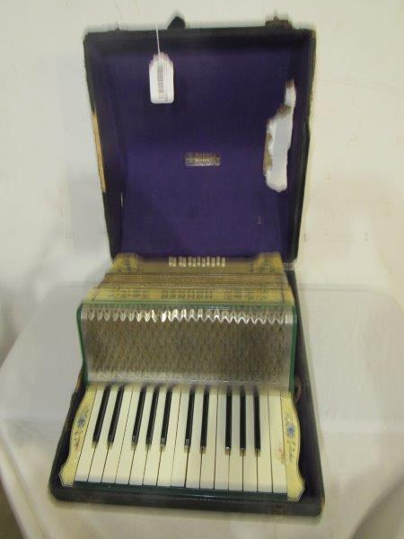 Fancy Hohner accordion with mother of pearl inlay (1 of 7)