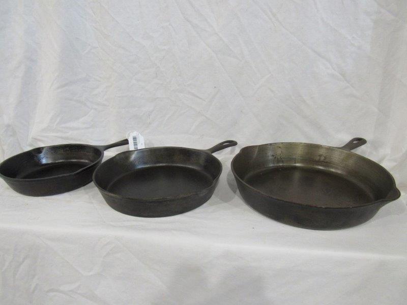 3 cast iron skillets (1 of 9)
