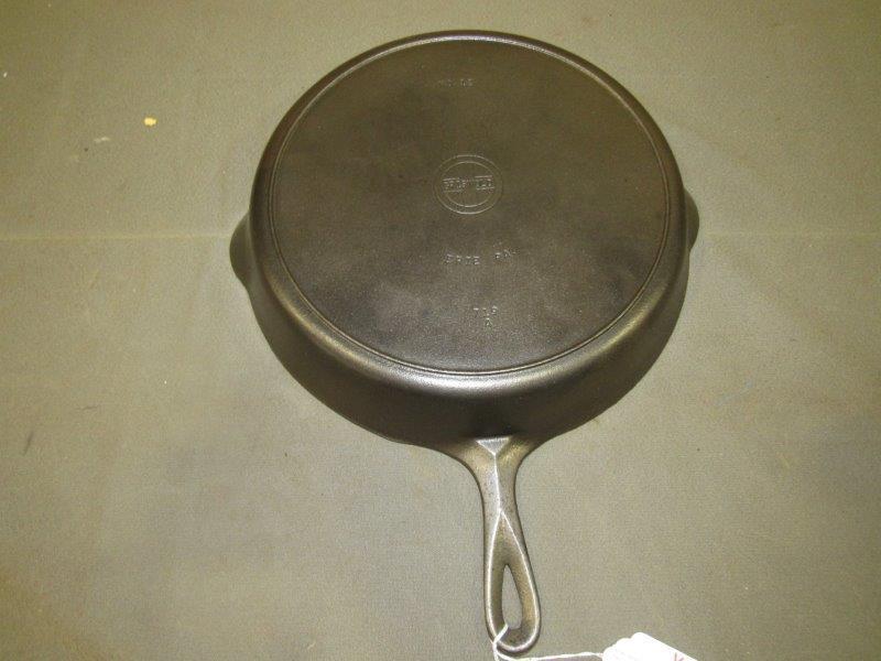 Griswold #12 cast iron skillet with heat ring (1 of 3)
