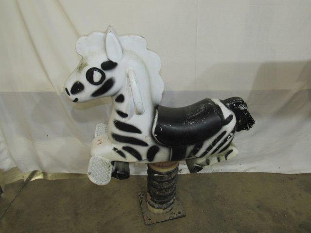 Playground zebra sit & ride (1 of 5)