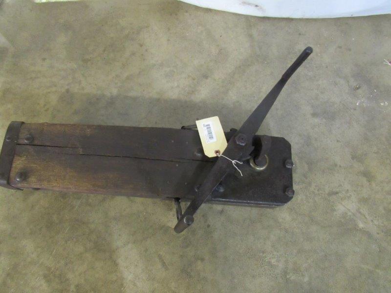 Primitive wagon Jack (1 of 4)