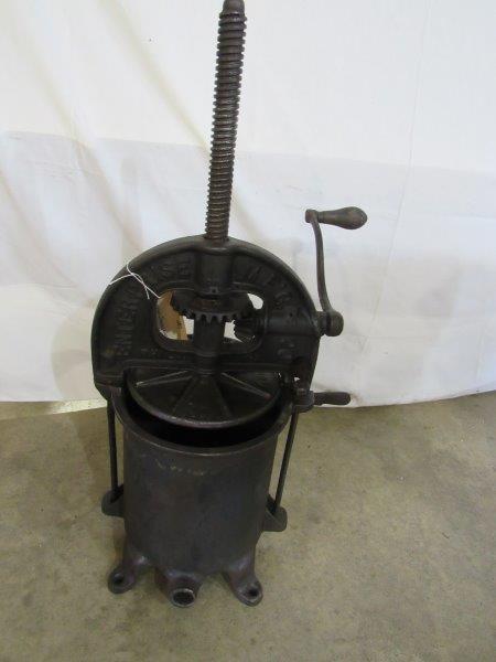 Enterprise sausage press (1 of 6)