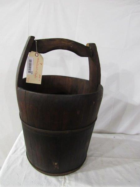 Primitive wooden well bucket (1 of 4)