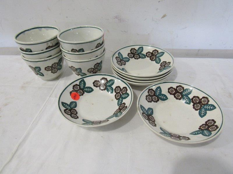 Set of 6 cup & saucers stick spatter ware (1 of 4)