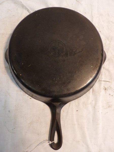 Griswold No. 10 small block logo cast iron skillet: Good and clean!! 11 1/2-in diameter.
