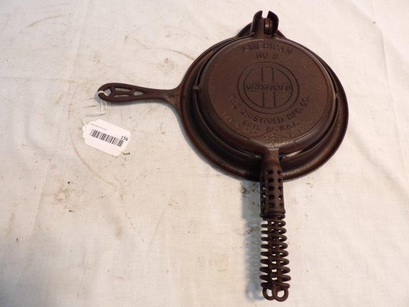 Griswold American number 8 waffle iron: Large block logo. With short collar.