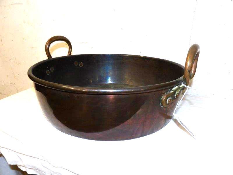 Two handled copper pan (1 of 5)