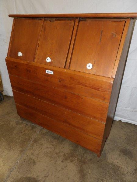 Early American 3- compartment meal bin (1 of 7)