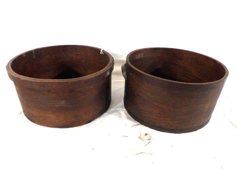 Two large early grain measures (1 of 7)