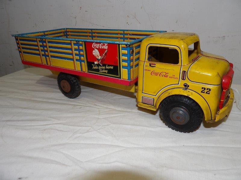 Marx Lumar Coca-Cola tin litho delivery truck (1 of 5)