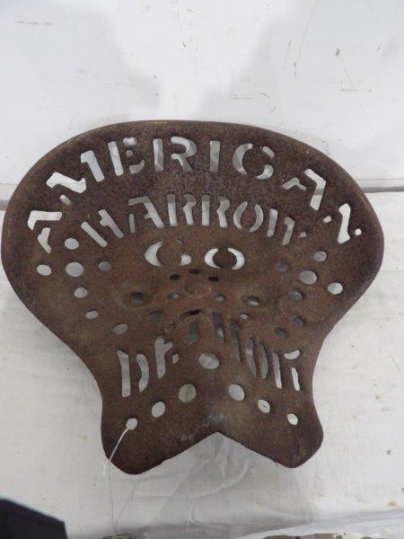 American Harrow Detroit cast iron Implement seat (1 of 5)