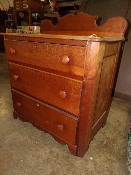 Early American 3-drawer wash stand (1 of 5)