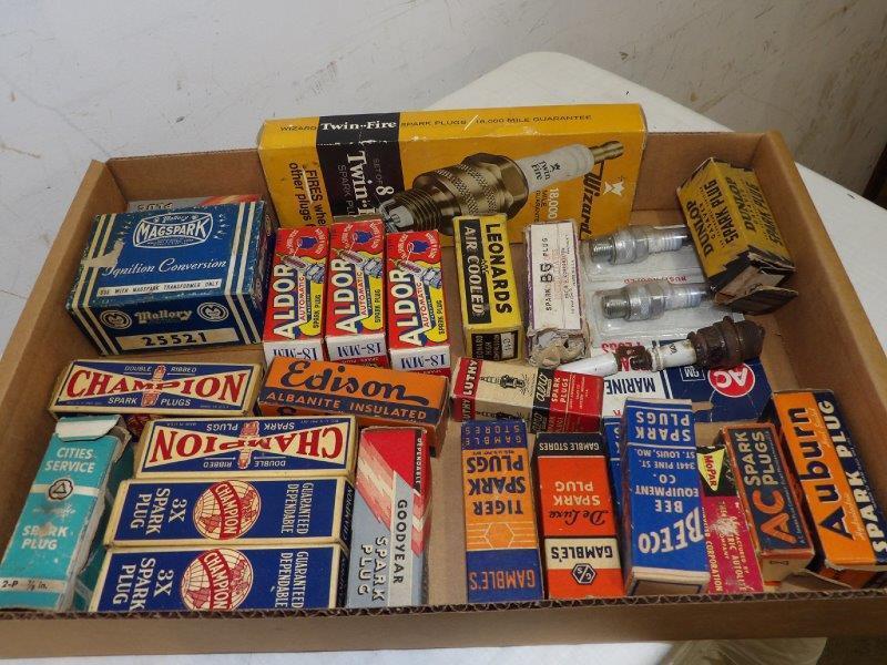 Lot of 30 New Old stock spark plugs in original boxes (1 of 5)