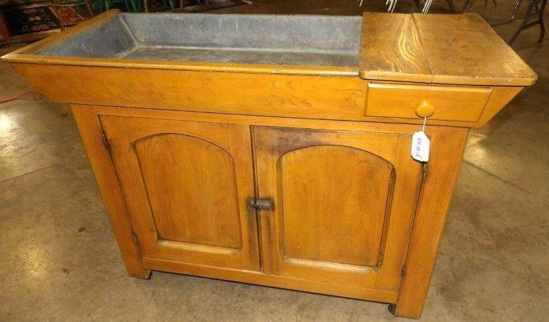 Outstanding Early American tin-lined dry sink with (1 of 7)