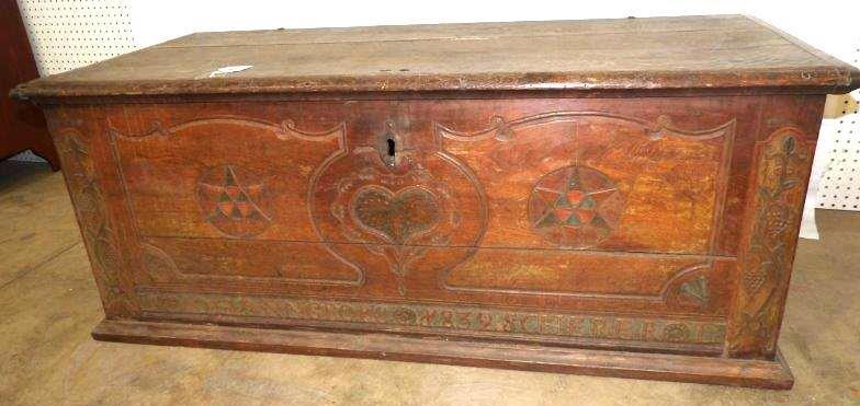 Awesome early carved immigrants chest dated 1832 (1 of 11)