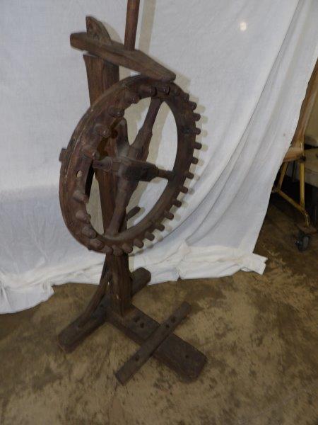 Primitive gaming wheel/counter?? (1 of 8)