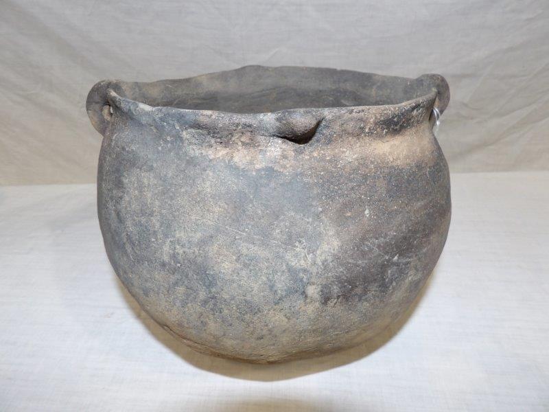 Very early ancient clay pot (1 of 10)