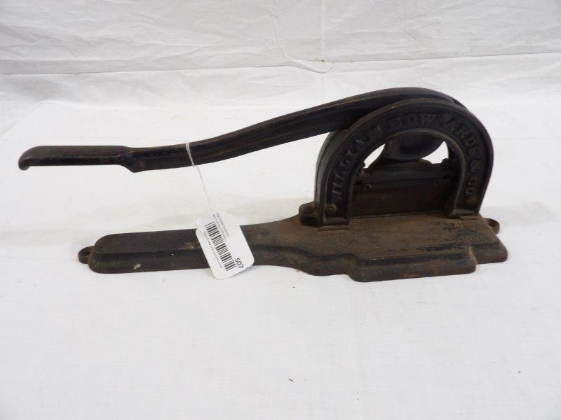 William Edwards & Co. Cast iron tobacco cutter: Appears to be in good condition! No breaks! 18 in Long.