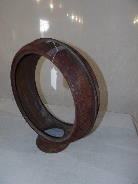 Original high profile body gas pump globe (1 of 6)