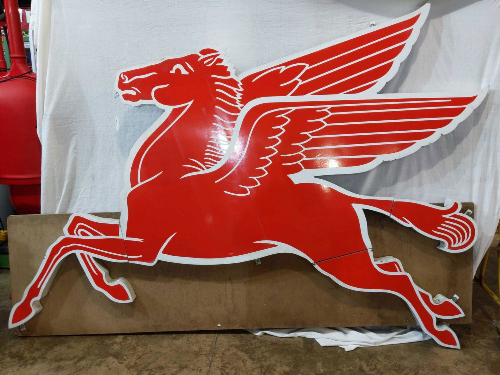 Lg. SSP Mobil Oil Pegasus cookie cutter sign (1 of 17)