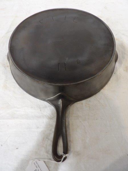 Erie #11 cast iron skillet (1 of 3)