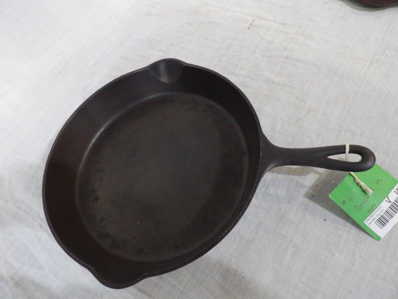 Griswold No.11 cast iron skillet with heat ring (1 of 3)