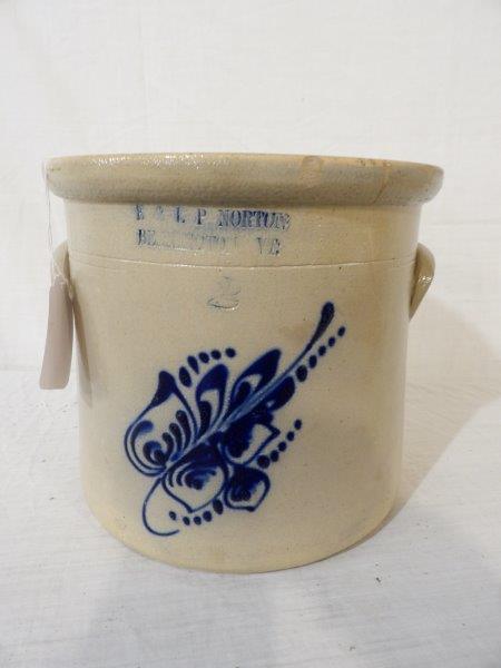 E. & L.P. Norton 2 gallon stoneware jar (1 of 7)