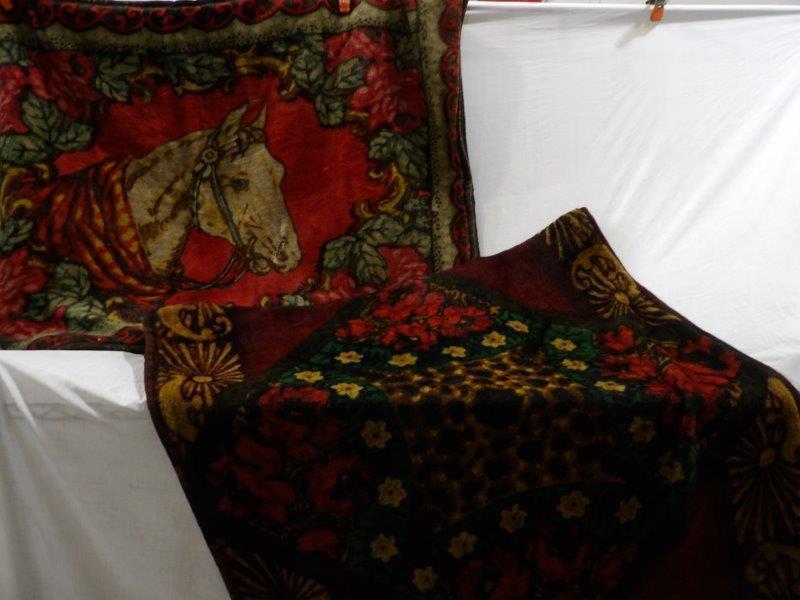 2 wool blankets (1 of 7)