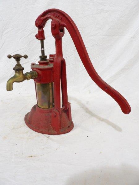 Cast iron Hand water pump (1 of 4)